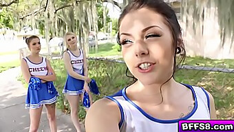 Cheerleaders با مربی تحریک شده خود درگیر سکس گروهی سخت می شوند