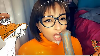 Scooby Doo Inspireert Porno: Velma'S Intense Pikzuigen En Creampie Ervaring